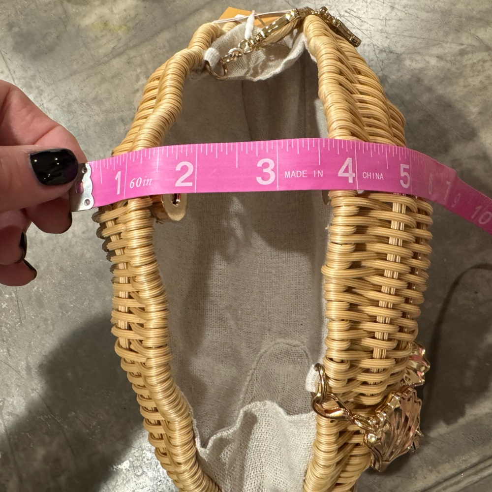 Tommy Bahama Chic Woven Tan shell Clutch with Gold seashell Chain! Cute& unique - Picture 3 of 9